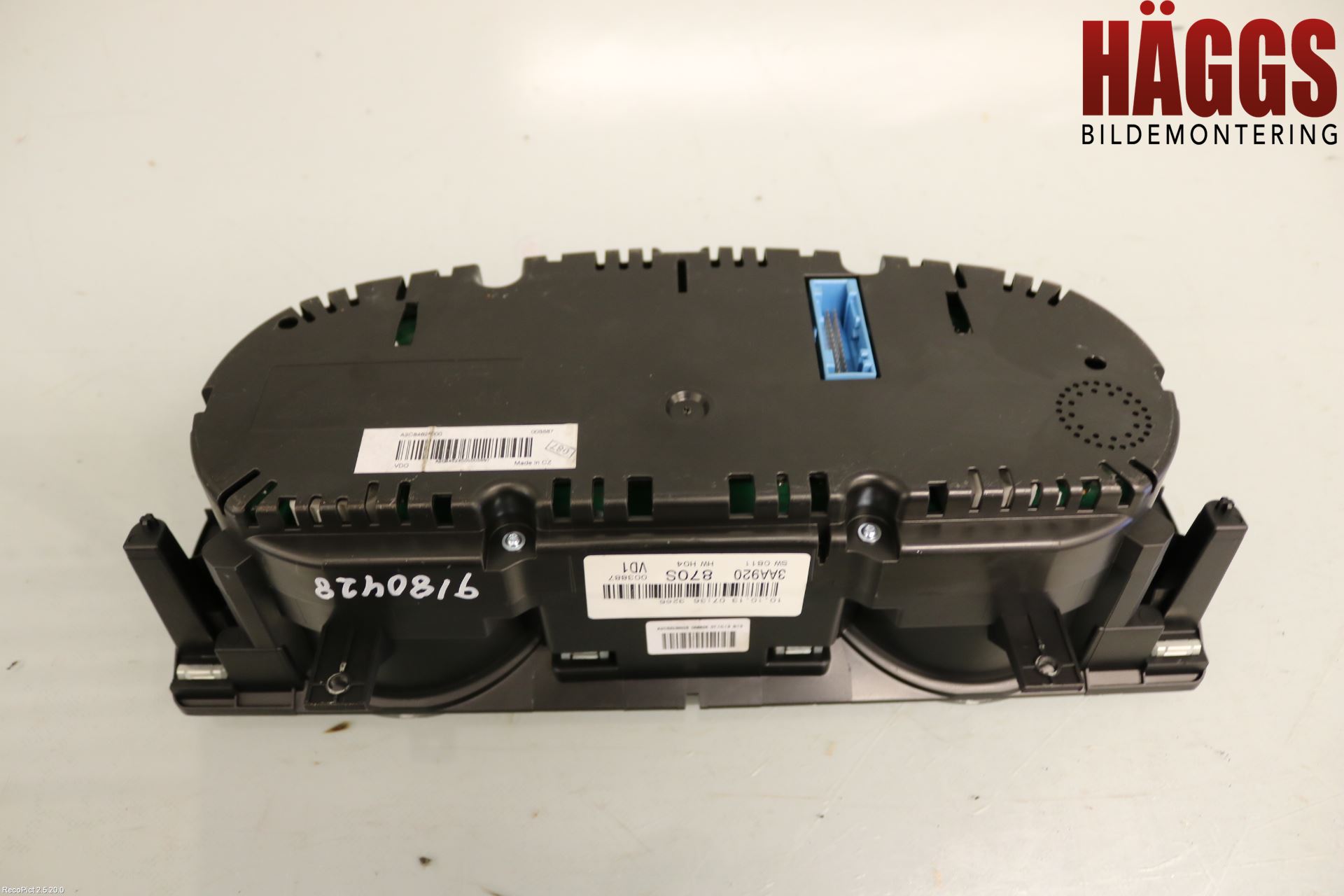 Volkswagen VW PASSAT 11-14 Instrument Komb