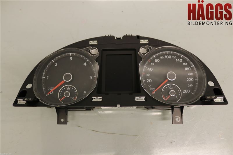 Volkswagen VW PASSAT 11-14 Instrument Komb