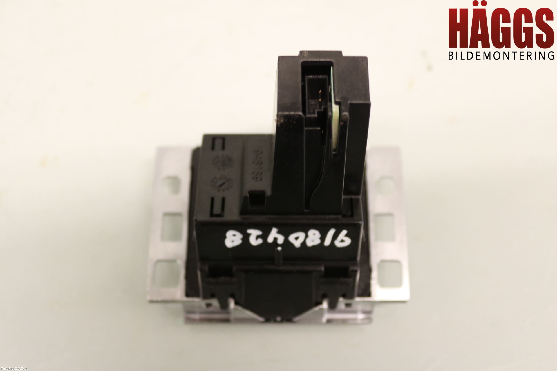 Volkswagen VW PASSAT 11-14 Instrument Klocka