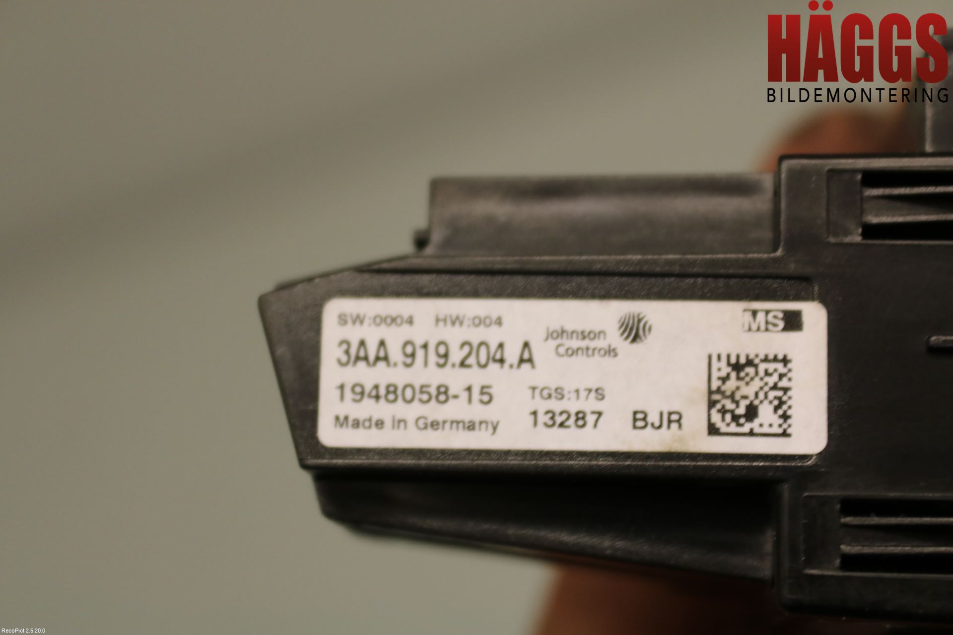 Volkswagen VW PASSAT 11-14 Instrument Klocka