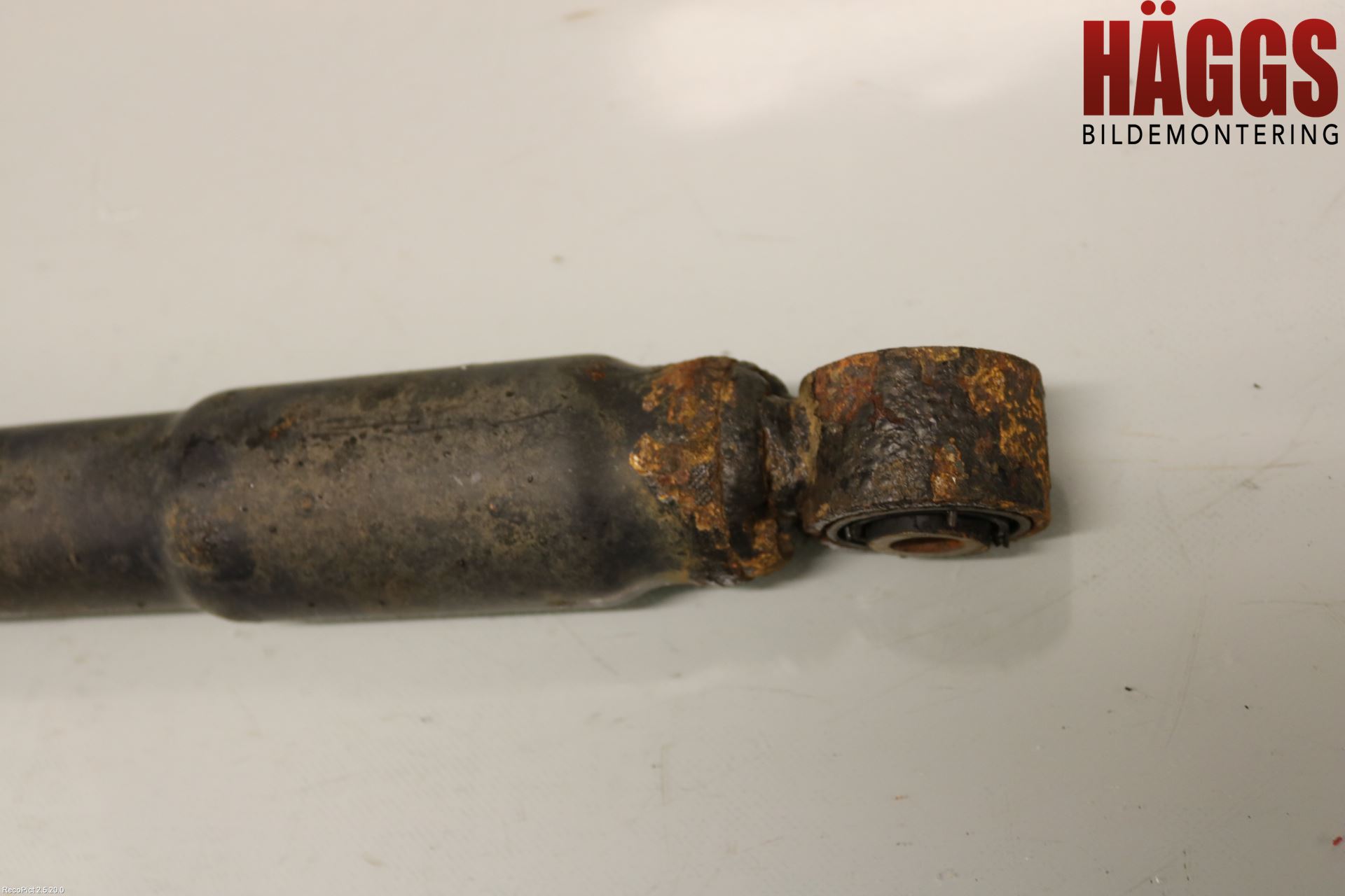 Volkswagen VW PASSAT 11-14 Stötdämpare Bak