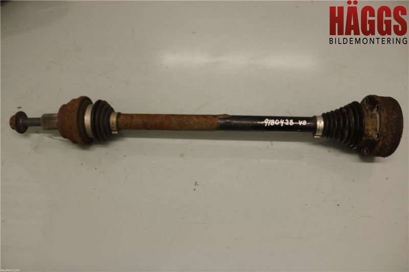 Volkswagen VW PASSAT 11-14 Drivaxel Bak Vänster