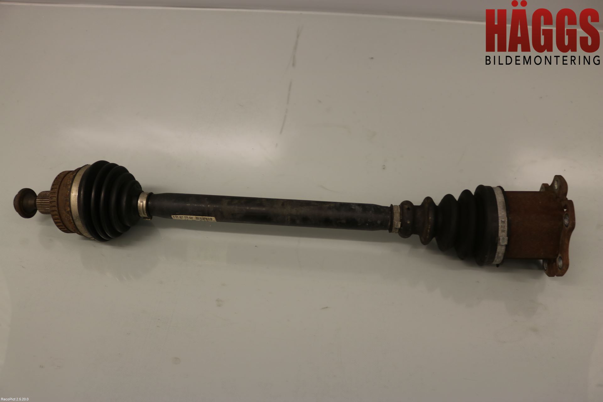 Audi A4/S4 01-05 Drivaxel Fram Höger
