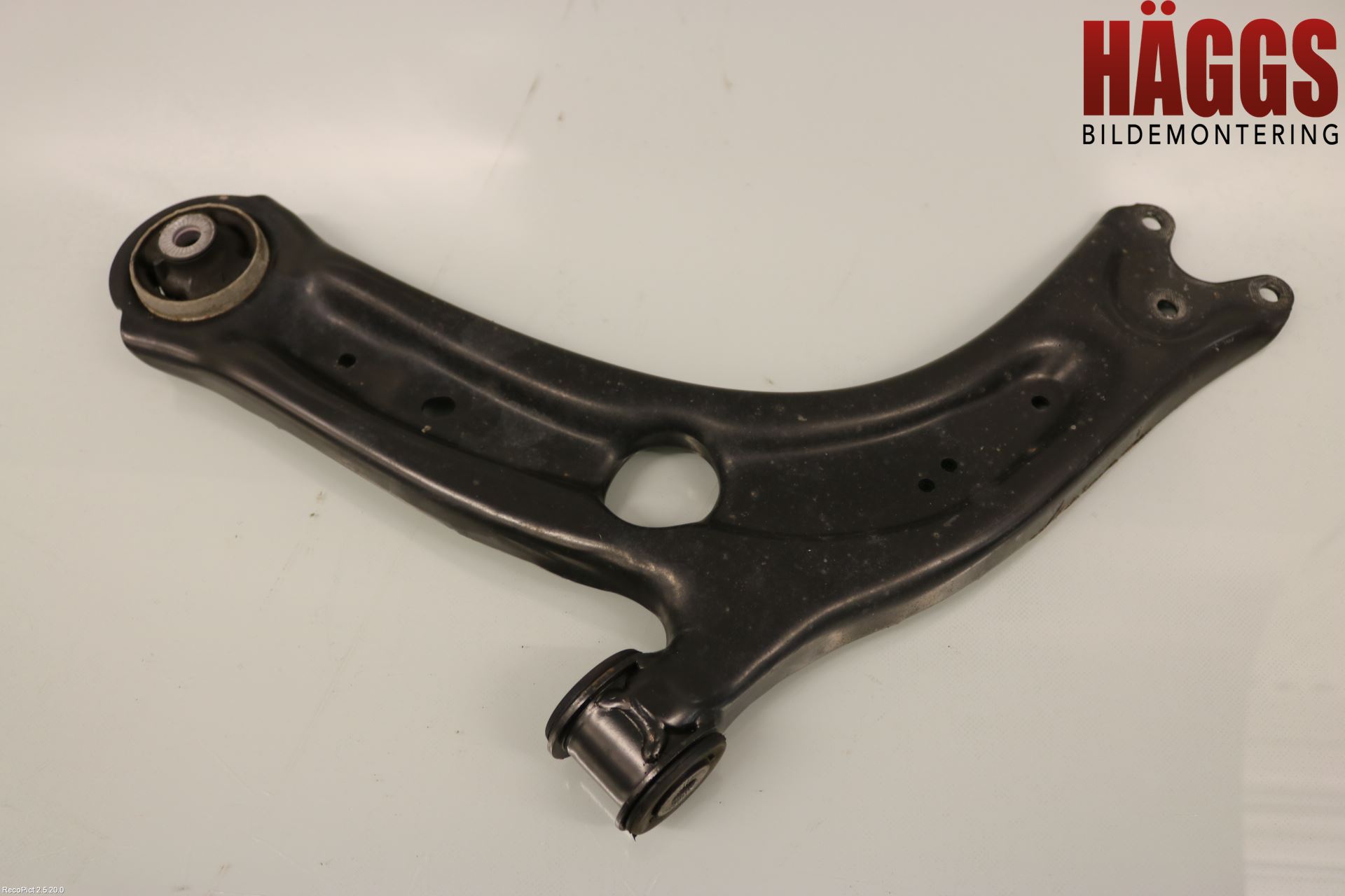 Volkswagen VW TIGUAN 16-24 Bärarm Fram Undre Vä