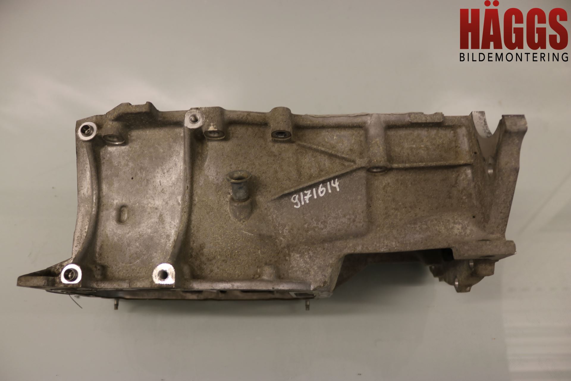 Toyota AURIS 10-12 Oljetråg