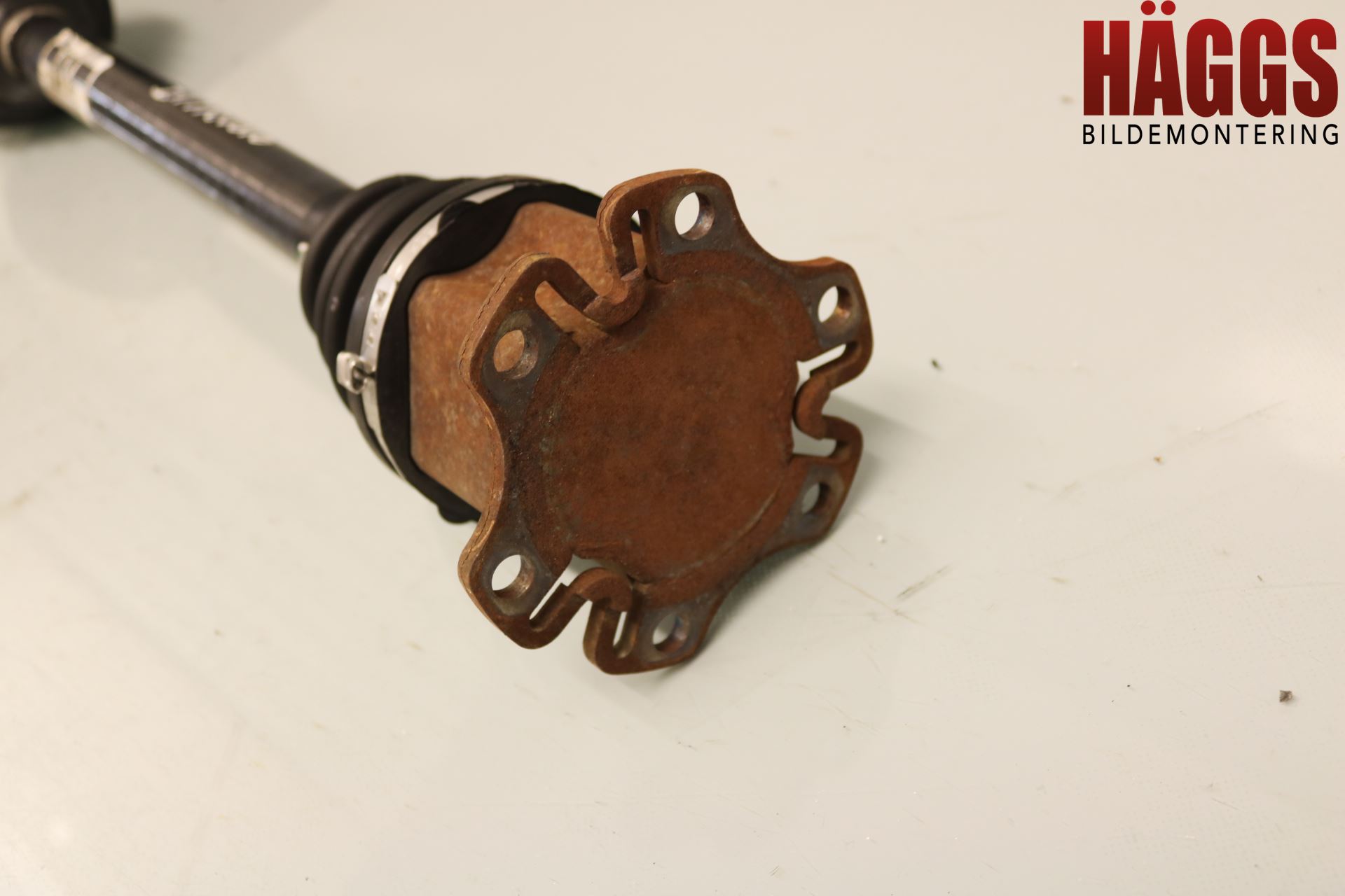 Audi A6/S6     05-11 Drivaxel Fram Vänster