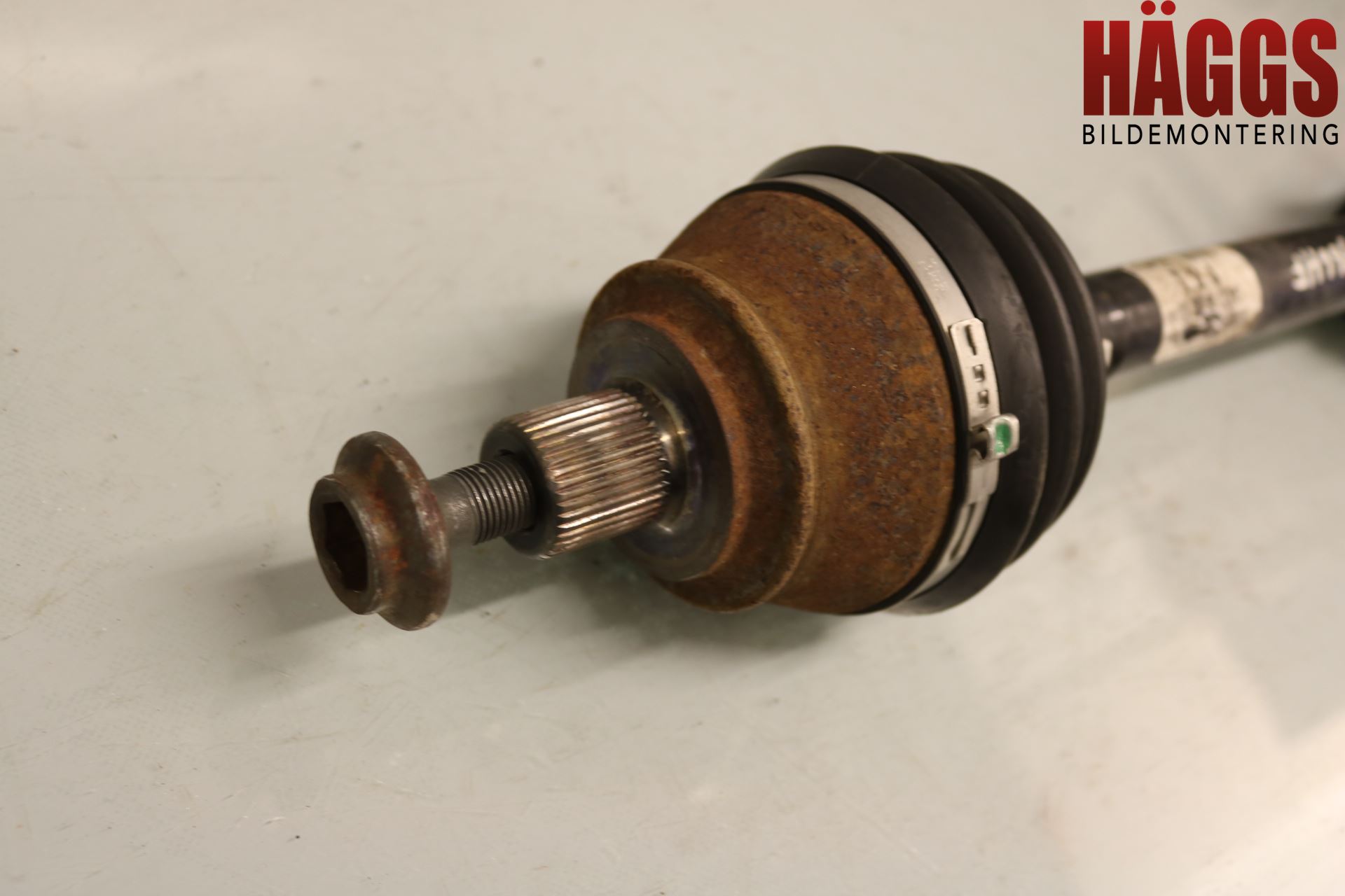 Audi A6/S6     05-11 Drivaxel Fram Höger