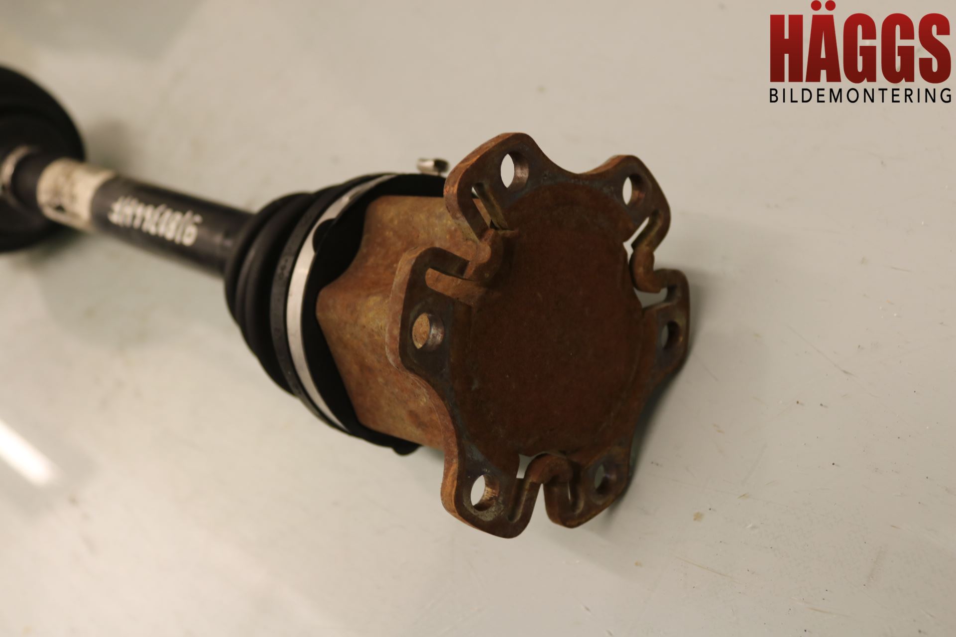 Audi A6/S6     05-11 Drivaxel Fram Höger