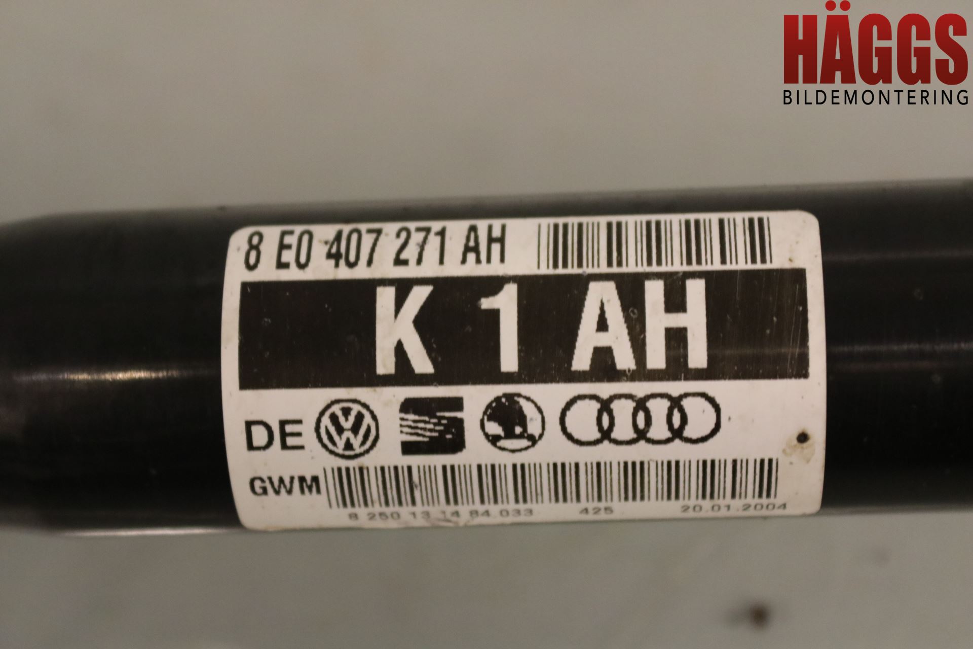 Audi A4/S4 01-05 Drivaxel Fram Vänster