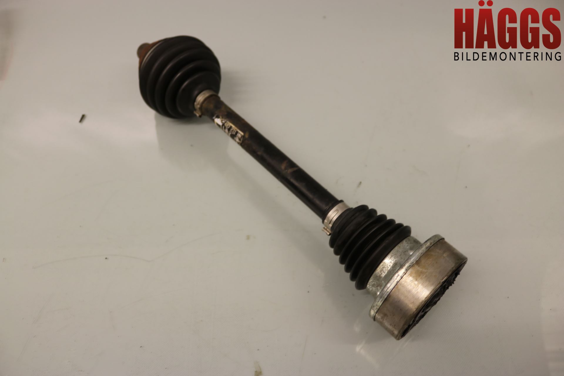 Volkswagen VW GOLF VI 09-13 Drivaxel Fram Vänster