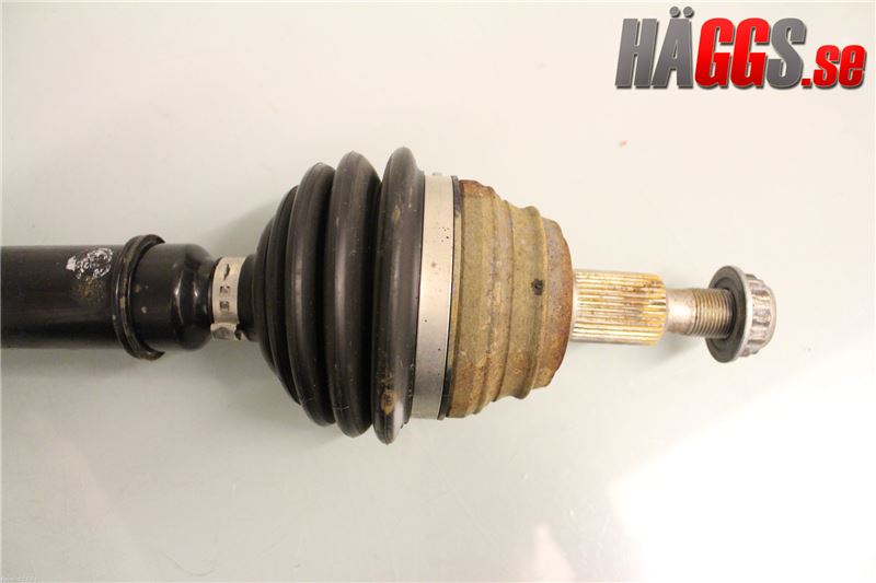 Audi A3/S3     96-03 Drivaxel Fram Höger