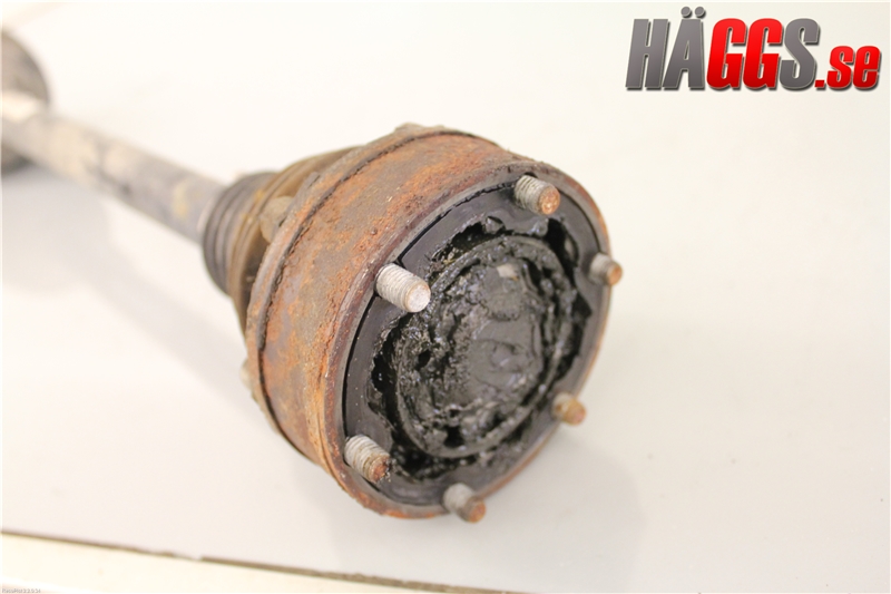 Volkswagen VW PASSAT 05-11 Drivaxel Bak Vänster