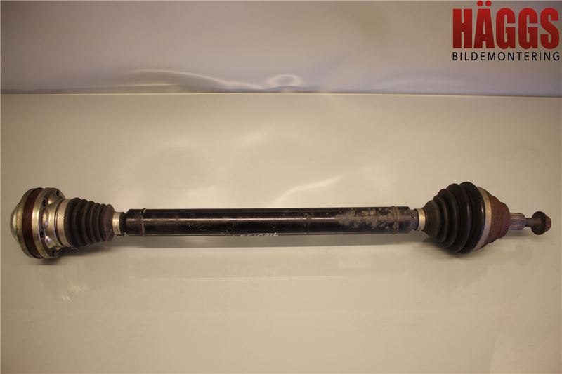 Volkswagen VW PASSAT 11-14 Drivaxel Fram Höger