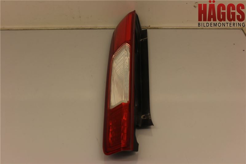 Ford FOCUS     04-07 Bakljus Höger