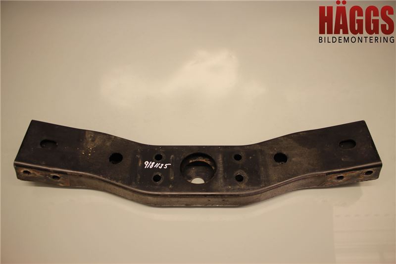 Mitsubishi L200 16-23 Växellådsbalk