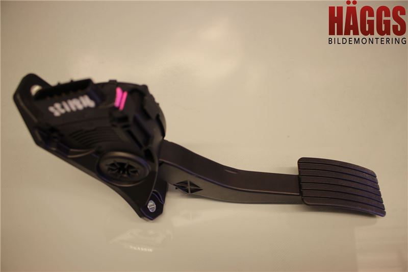 Mitsubishi L200 16-23 Gaspedal