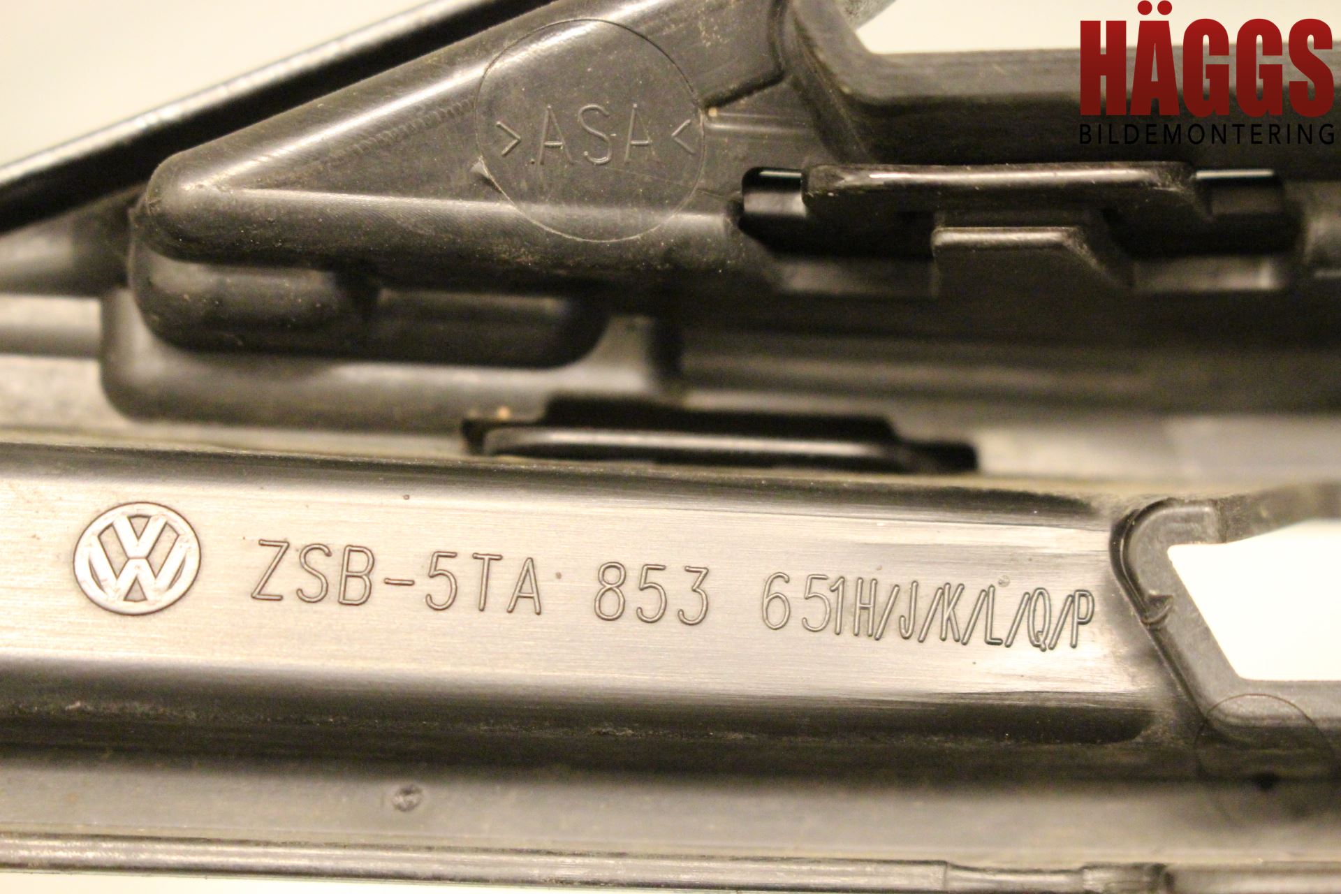 Volkswagen VW TOURAN 16- Grill Komp