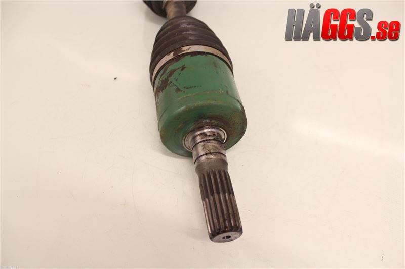 Isuzu D-MAX Drivaxel Fram Höger