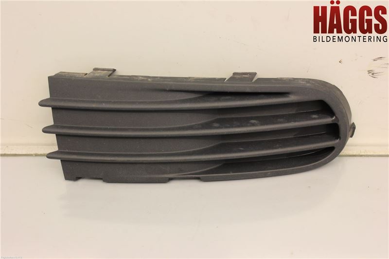 Volvo V50 04-07 Grilldel Höger