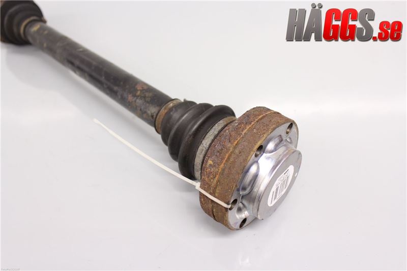 BMW 5 E60/61 Sed/Tou 02-10 Drivaxel Bak Höger