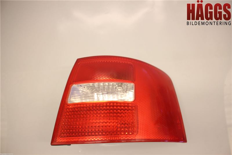 Audi A6/S6     97-05 Bakljus Höger