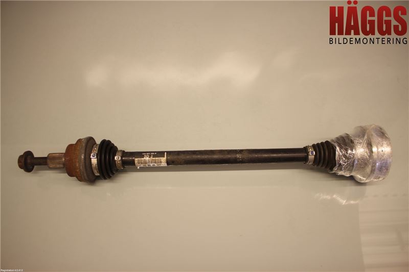 Volkswagen VW PASSAT 11-14 Drivaxel Bak Vänster