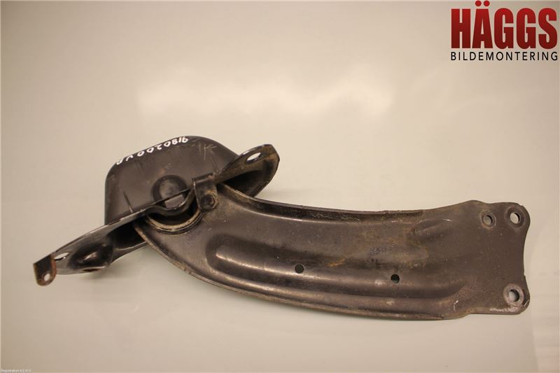 Volkswagen VW PASSAT 11-14 Bärarm Bak Höger