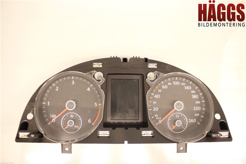 Volkswagen VW PASSAT 11-14 Instrument Komb