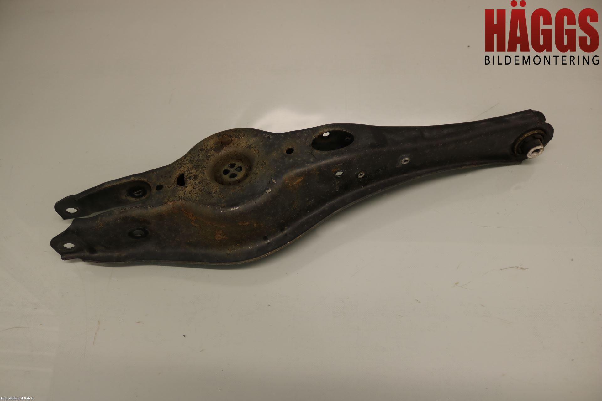 Volkswagen VW TOURAN 16- Bärarm Bak Vänster