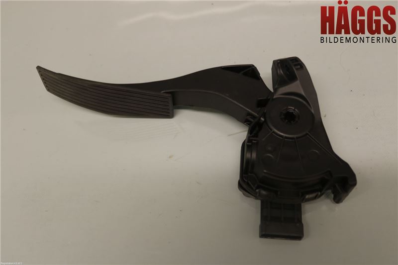 Opel INSIGNIA 09-16 Gaspedal