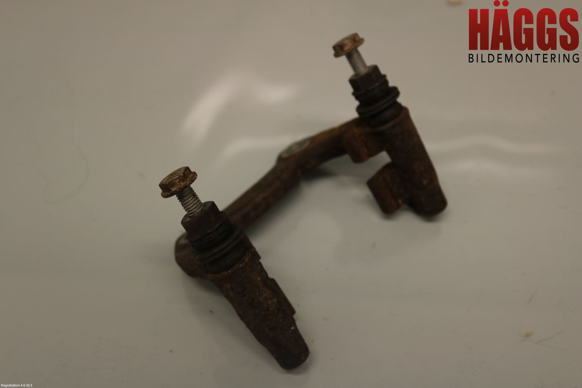 Renault CLIO III  09-12 Bromsokshållare