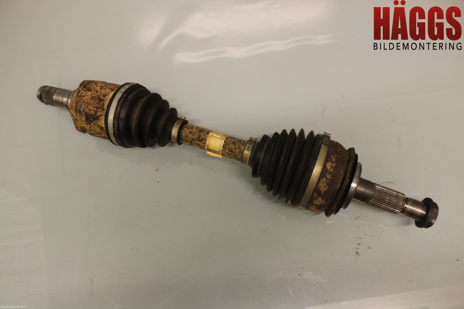 Toyota HILUX 05-16 Drivaxel Fram Vänster