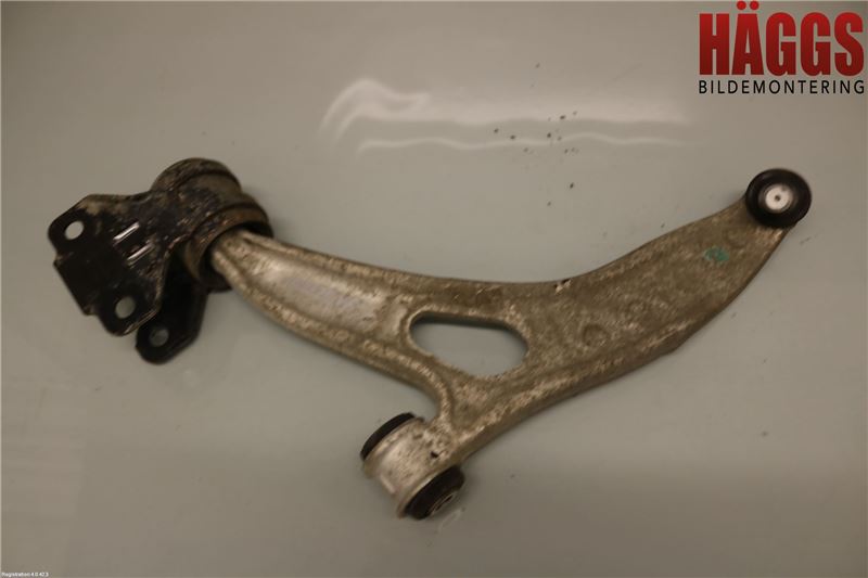 Volvo V40 12-19 Bärarm Fram Undre Vä