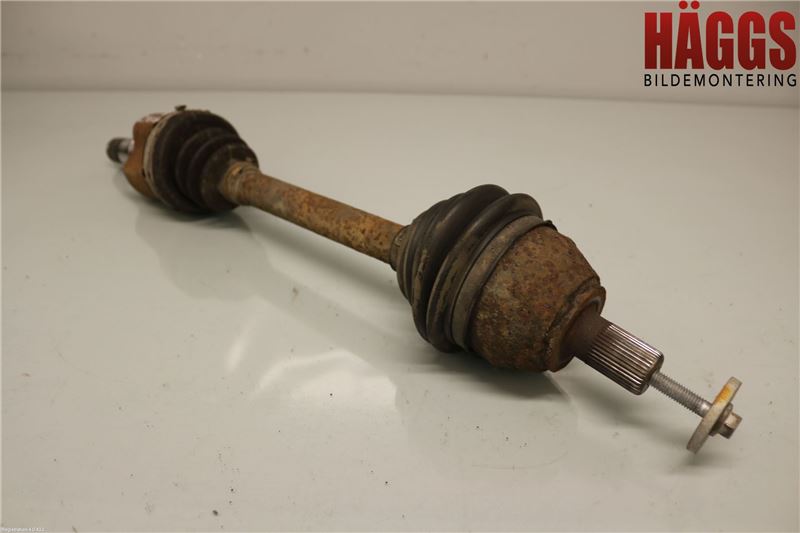 Ford FOCUS     04-07 Drivaxel Fram Vänster