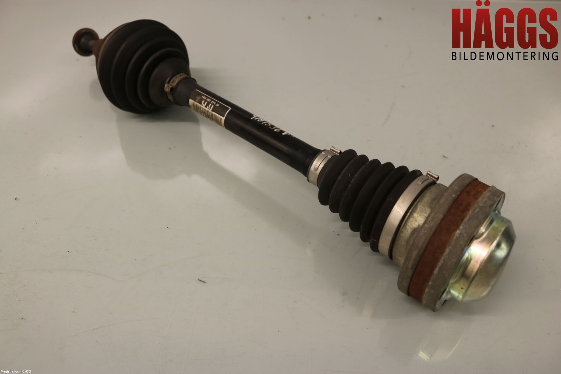 Volkswagen VW PASSAT 05-11 Drivaxel Fram Vänster