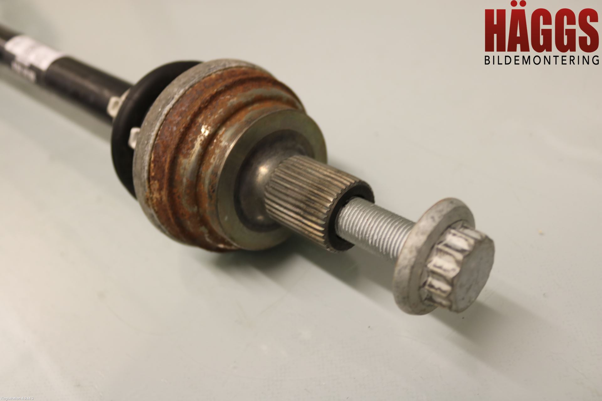 Volkswagen VW TIGUAN 16-24 Drivaxel Bak Vänster