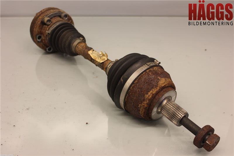 Volkswagen VW AMAROK 2H 10-22 Drivaxel Fram Höger