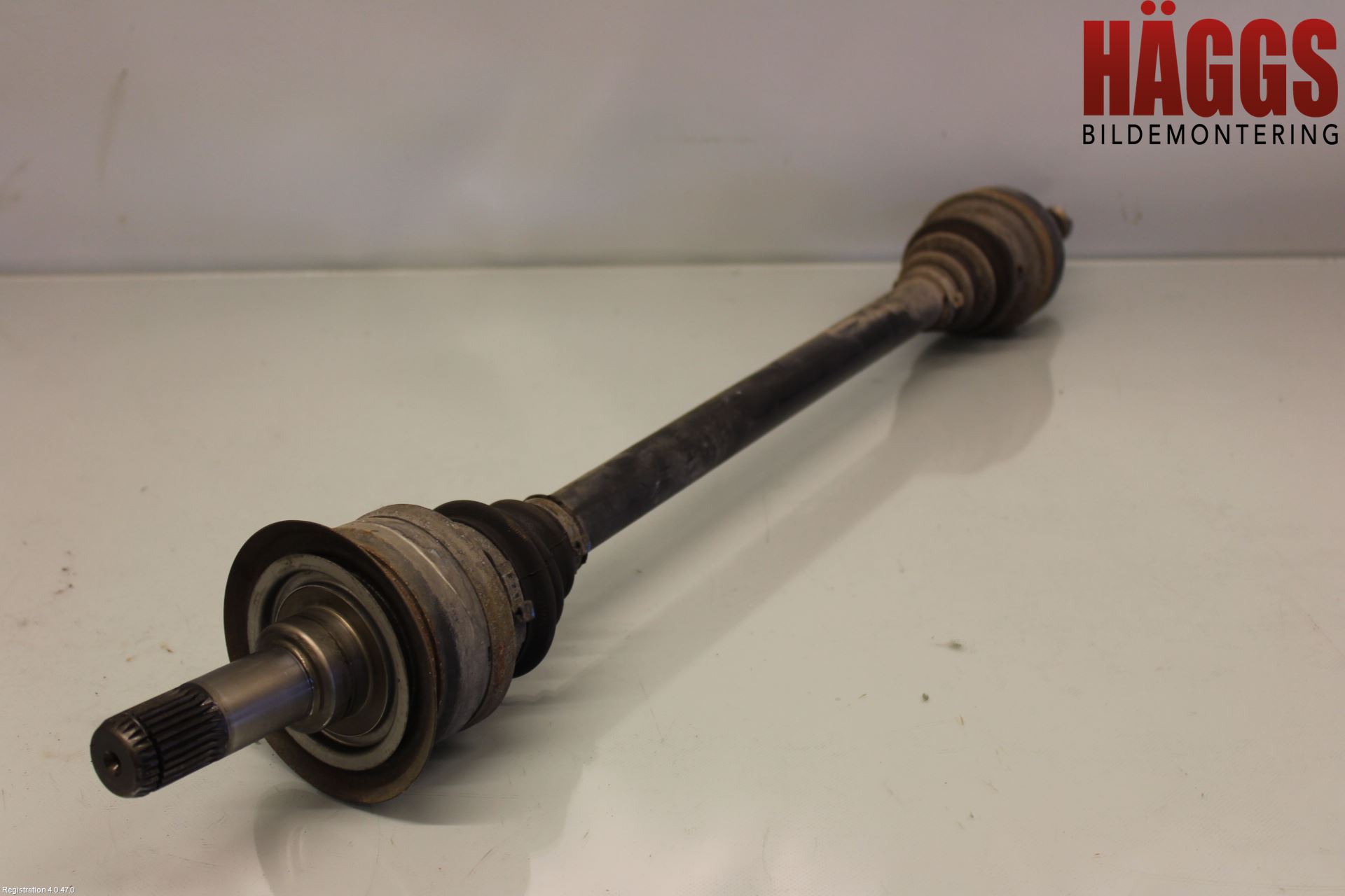 BMW 5 F10/F11/F18 09-17 Drivaxel Bak Höger