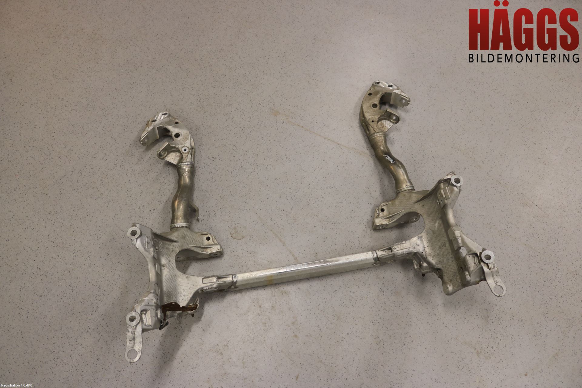 Audi Q5 09-16 Framvagnsbalk