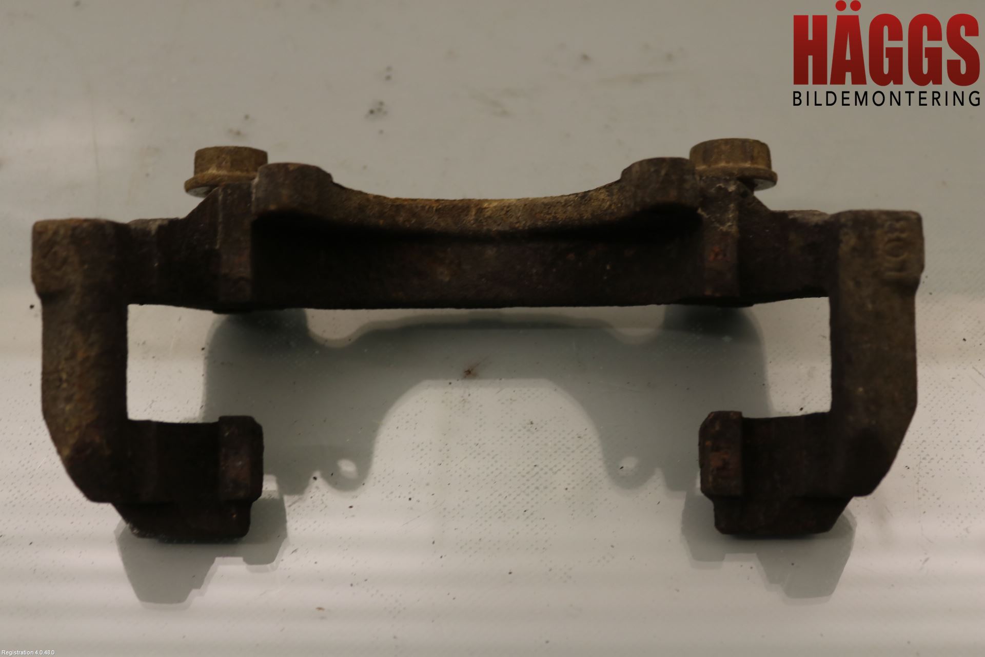 Volkswagen VW CADDY      04-10 Bromsokshållare