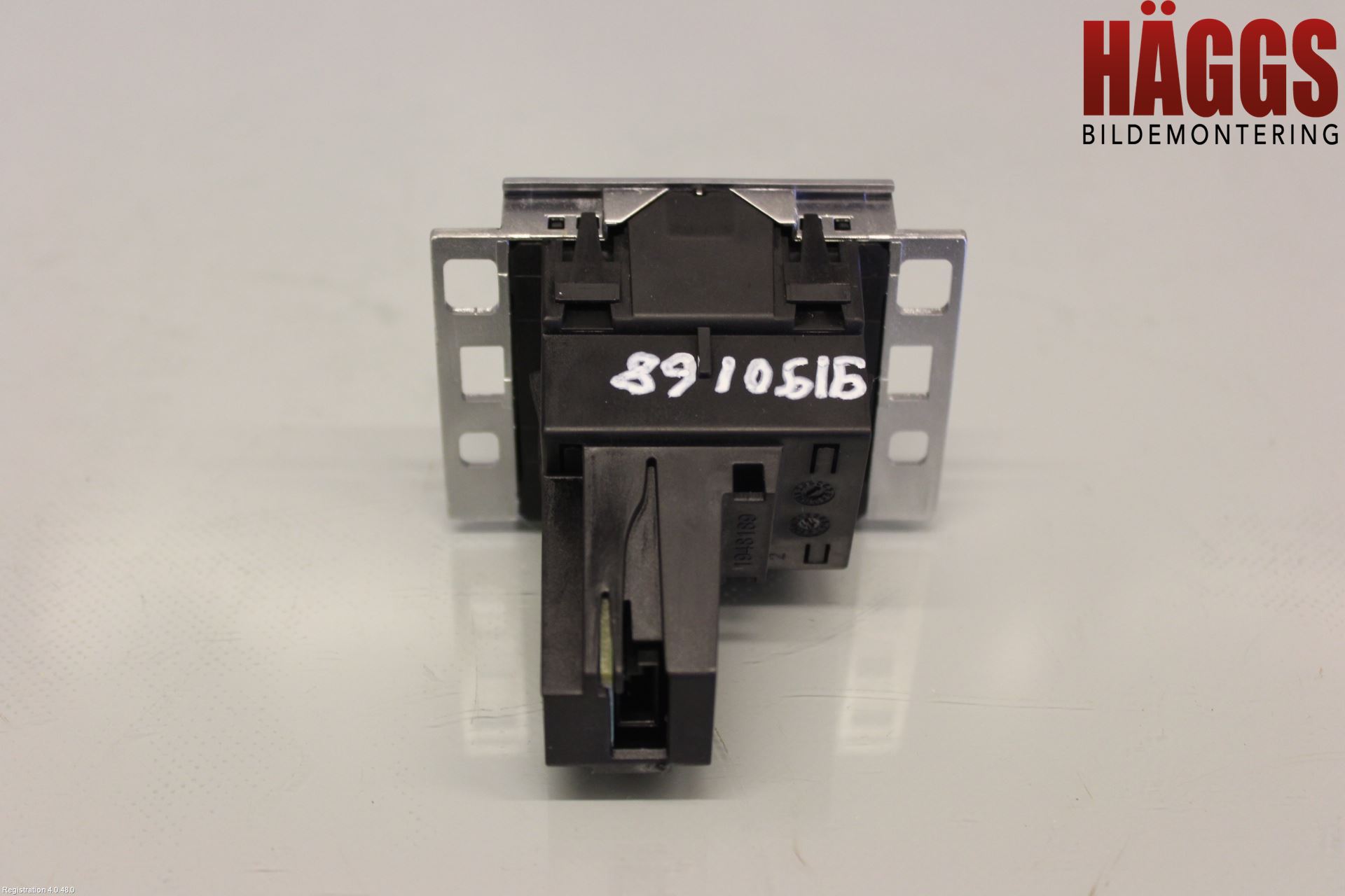 Volkswagen VW PASSAT 11-14 Instrument Klocka