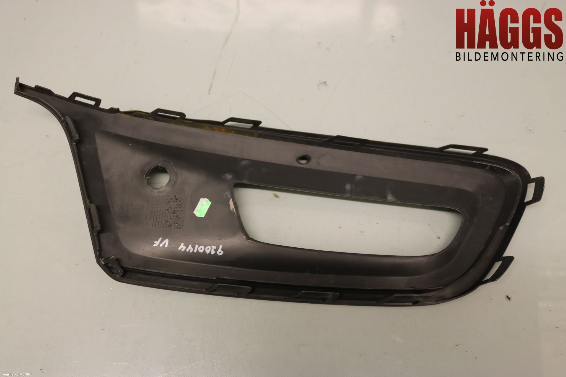 Volkswagen VW POLO 10-17 Grilldel Vänster