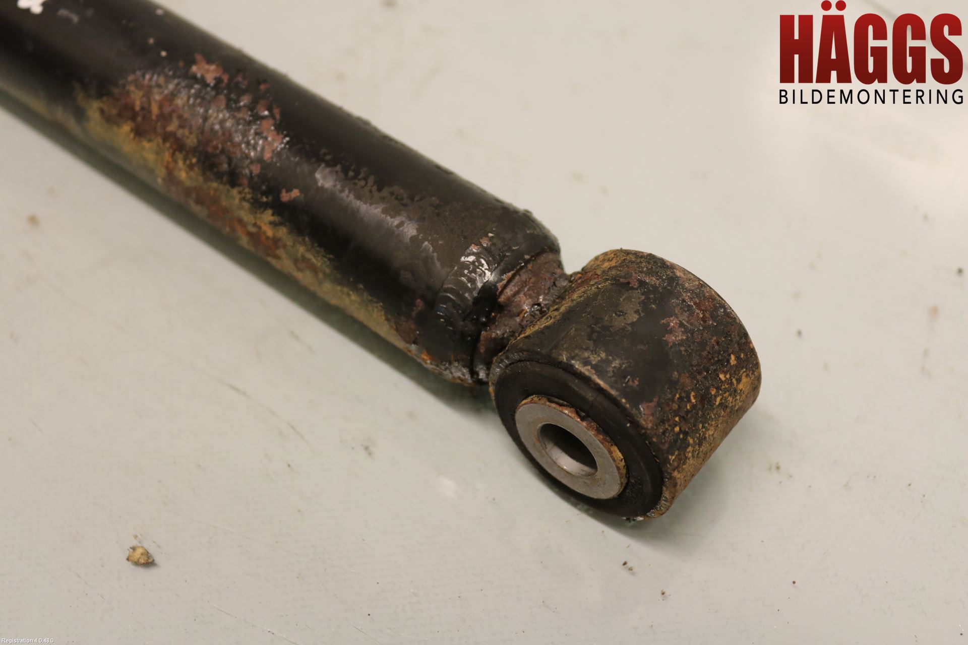 Nissan NAVARA 05-16 Stötdämpare Bak