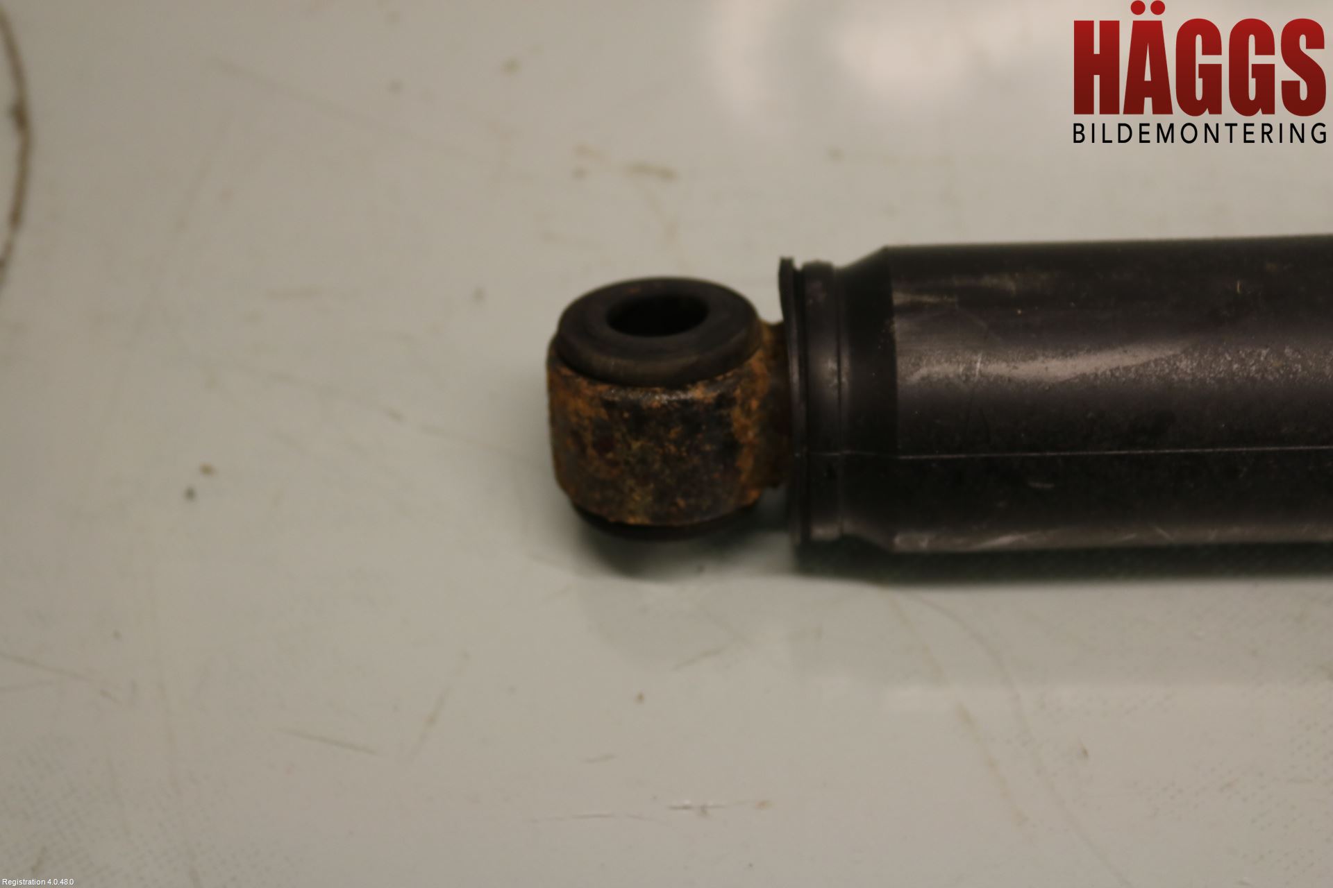 Nissan NAVARA 05-16 Stötdämpare Bak