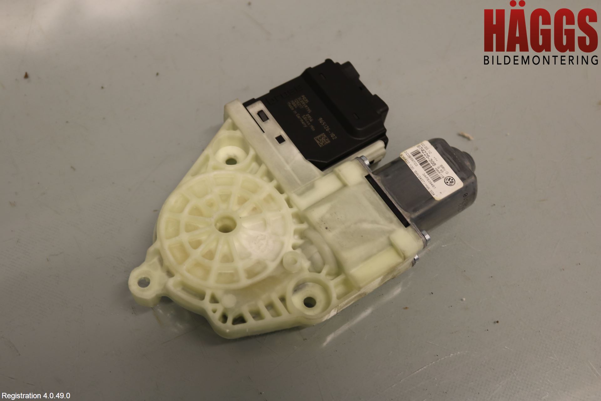 Volkswagen VW PASSAT 11-14 Fönsterhissmotor