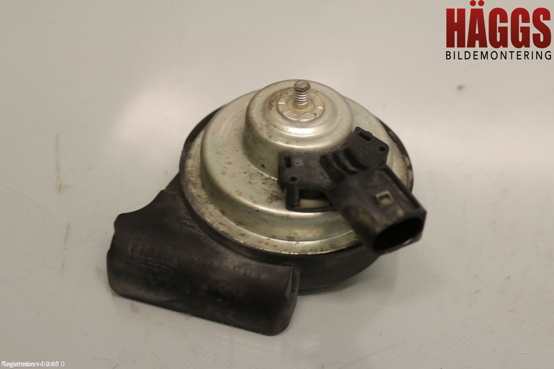 Volkswagen VW PASSAT 11-14 Signalhorn