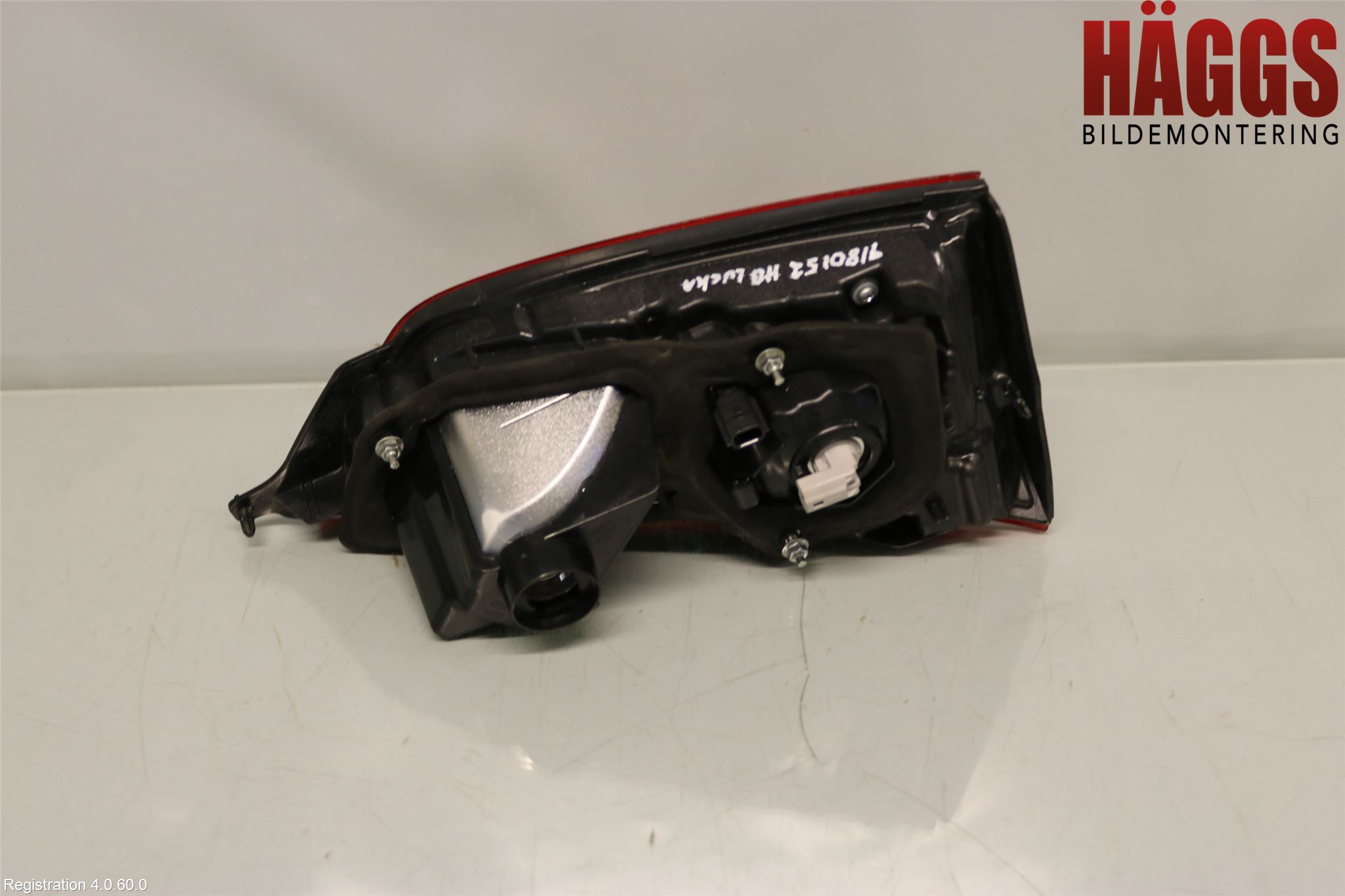 Nissan QASHQAI 14-17 Bakljus Lucka Hö