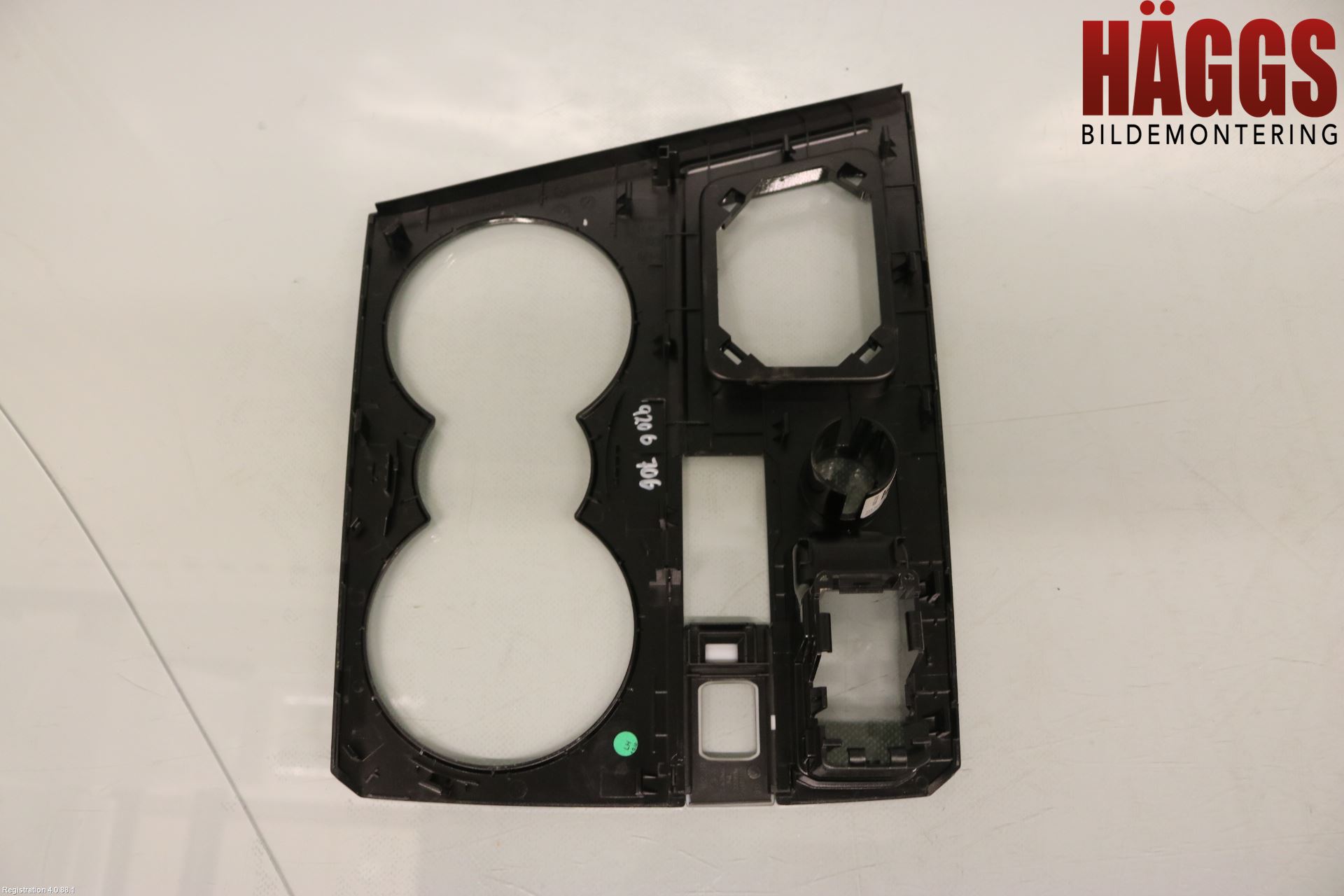 Volkswagen VW TOUAREG CR 18- Instrumentkonsoll Mitt