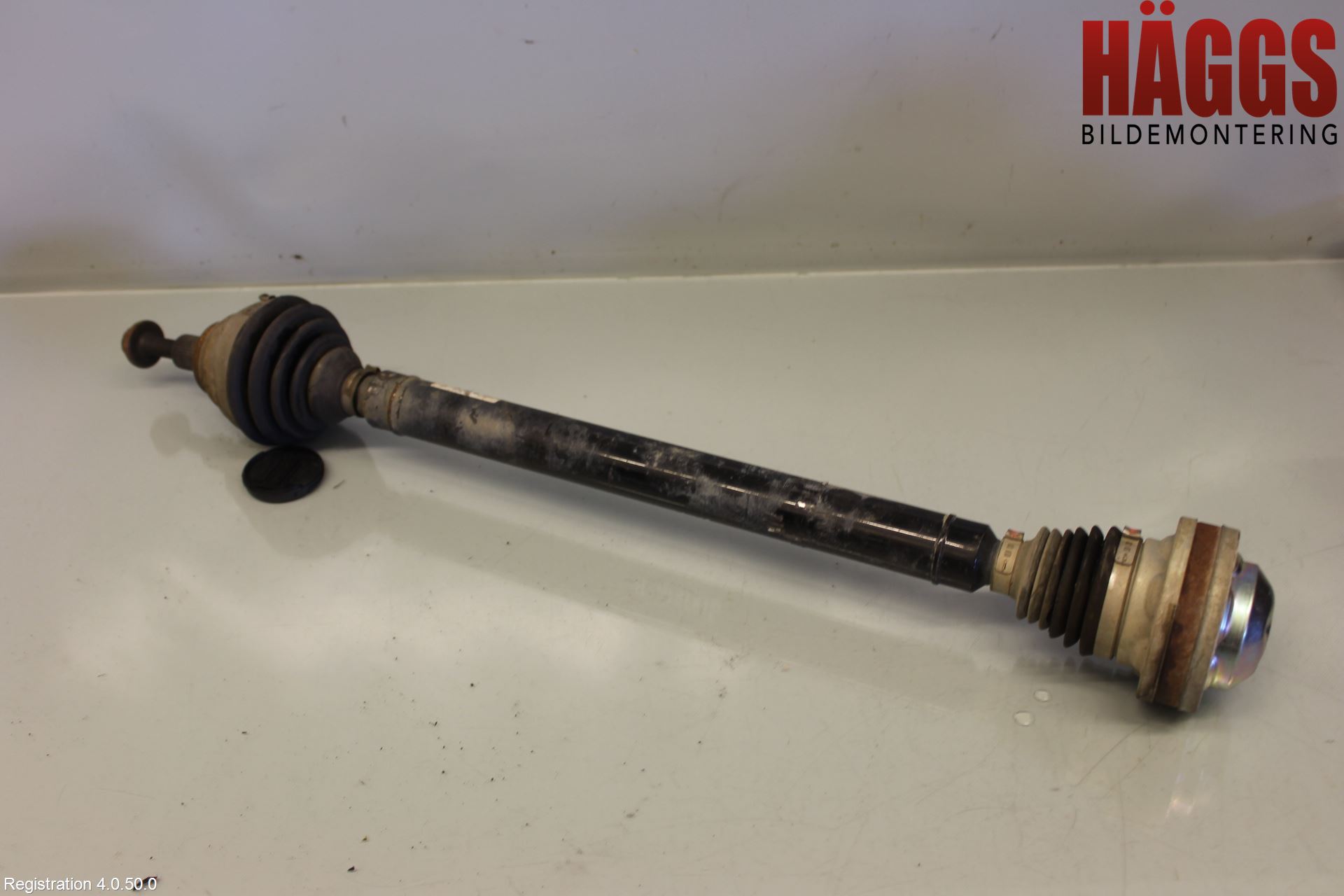 Volkswagen VW CADDY 11-15 Drivaxel Fram Höger
