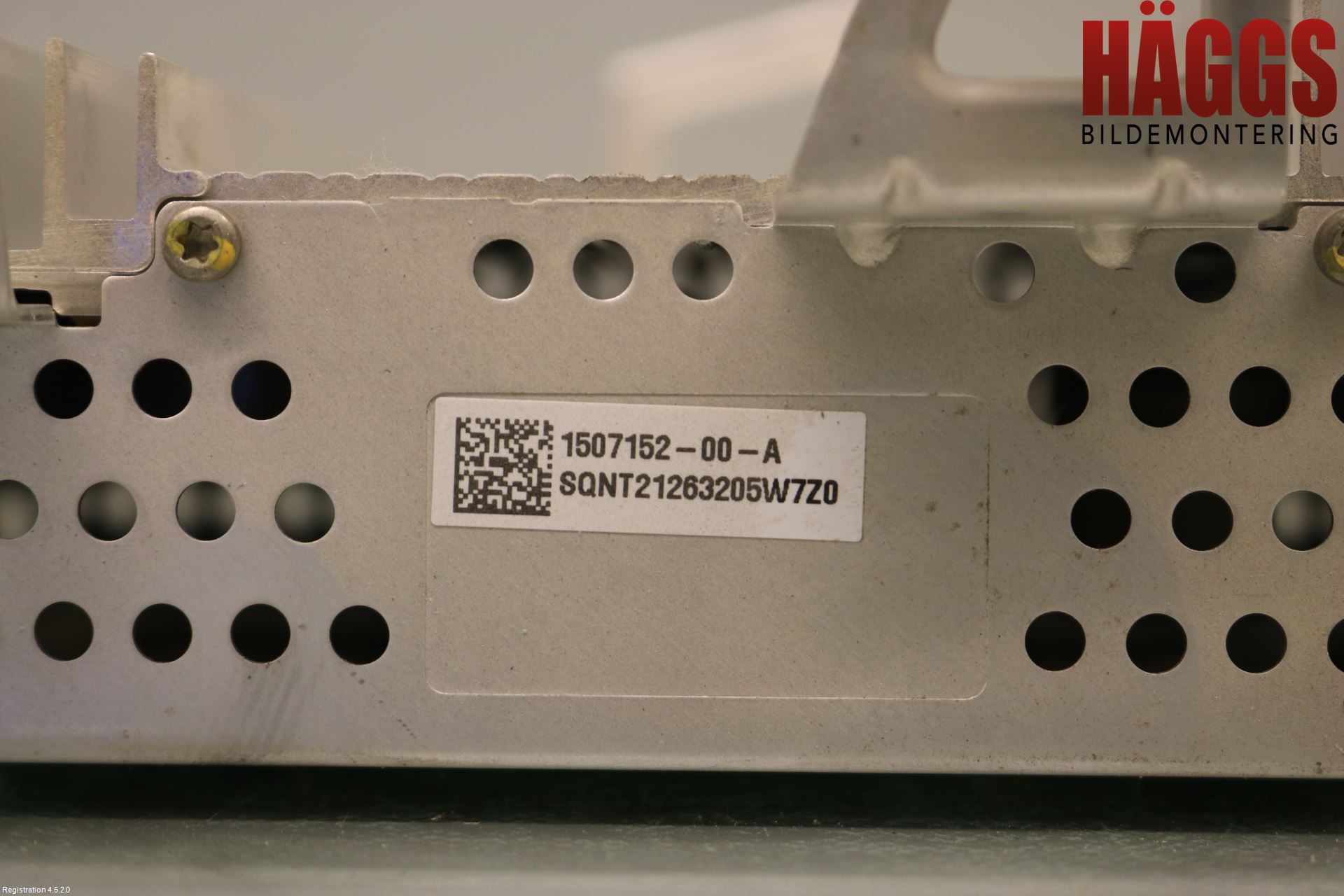 Tesla MODEL Y 21- Radio-Stereo Förstärkare